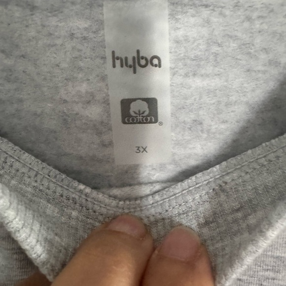 Gray and Cream Hyba NWOT Crewneck Colorblock Sweater. Ptp 28” 25”plus size - Picture 4 of 8